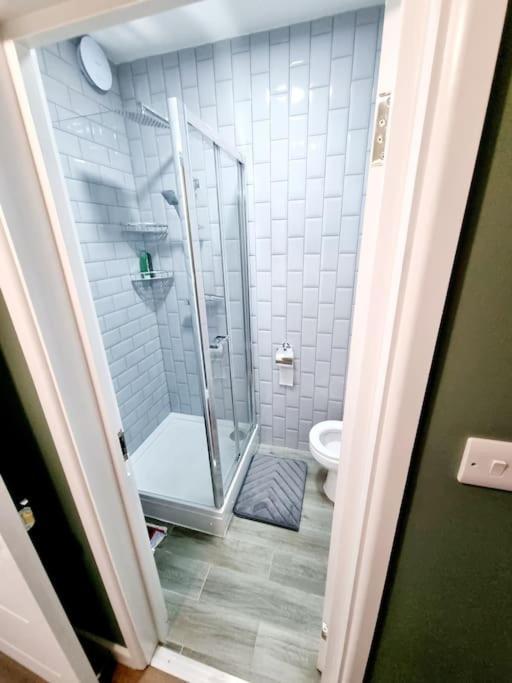Beautiful Modern On Wick Lane Apartamento *